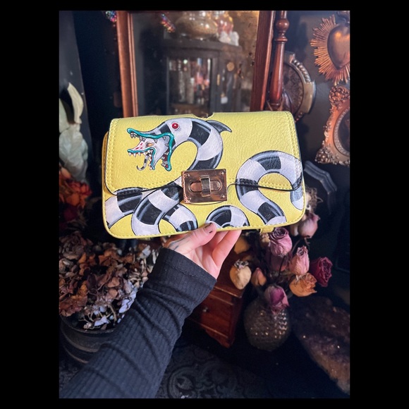 Beetlejuice Sandworm Handbag - Picture 2 of 6